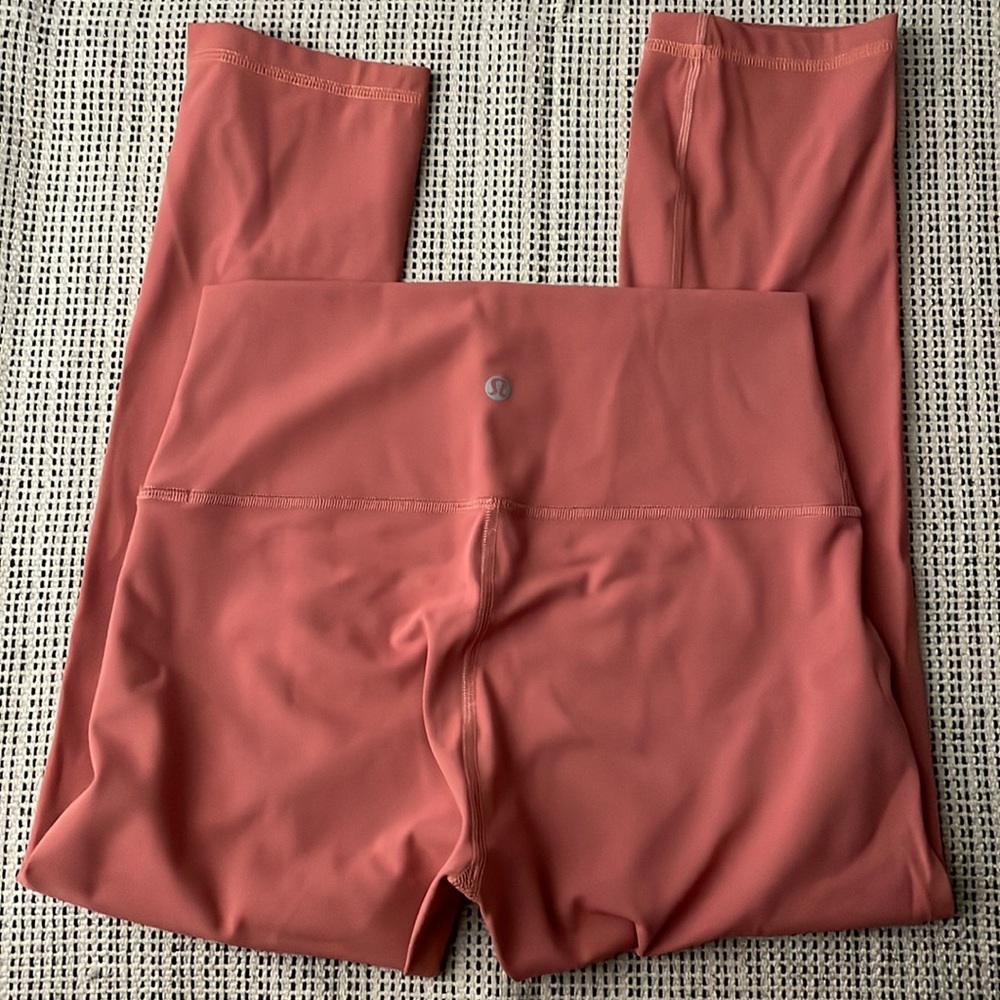 Lululemon Wunder Under 25”